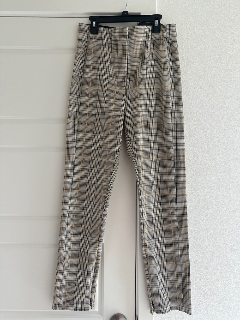 Ann Taylor Women’s Plaid Slim Fit Tapered Ankle Pants in Gray and Tan Size 6